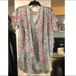 Bright and light kimono